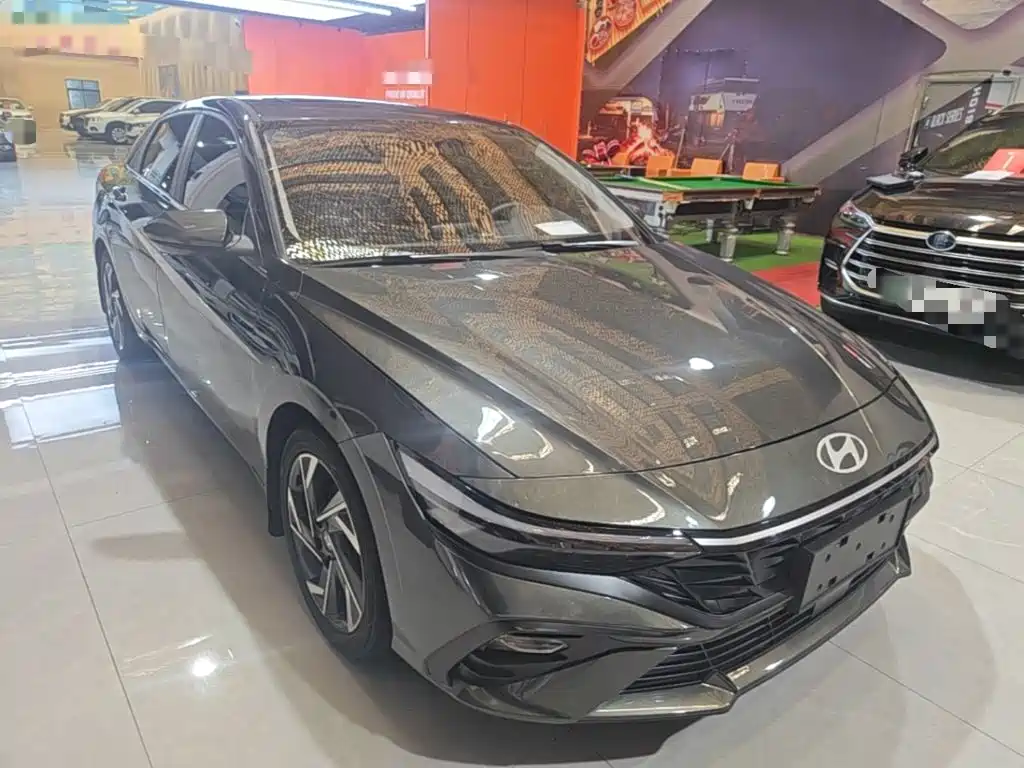 Hyundai Elantra 2025