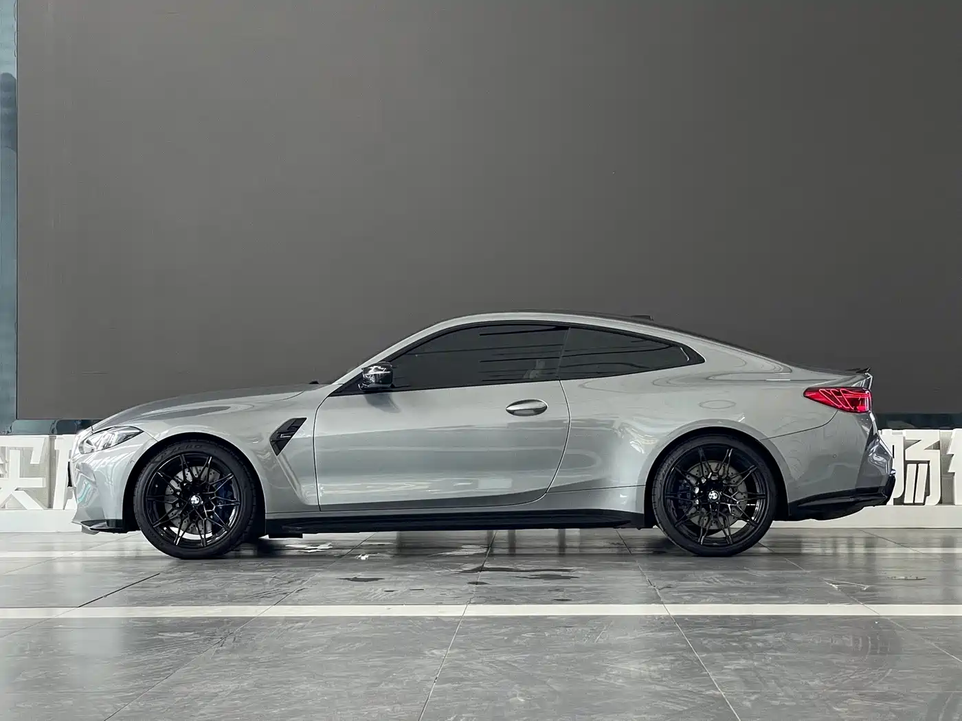 BMW M4 2025