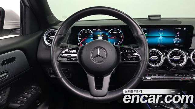 Mercedes-Benz GLB 2021
