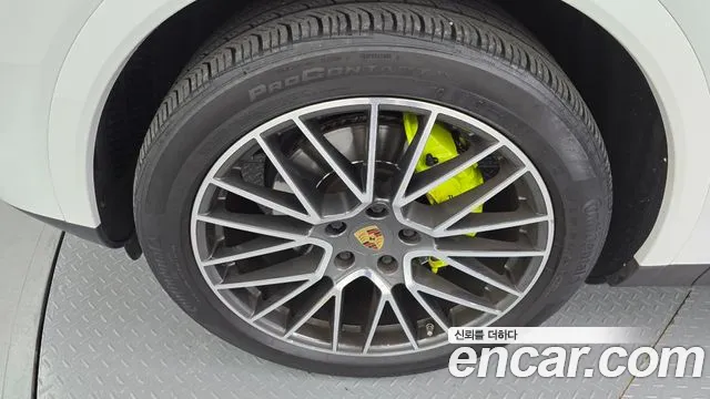 Porsche Cayenne 2021