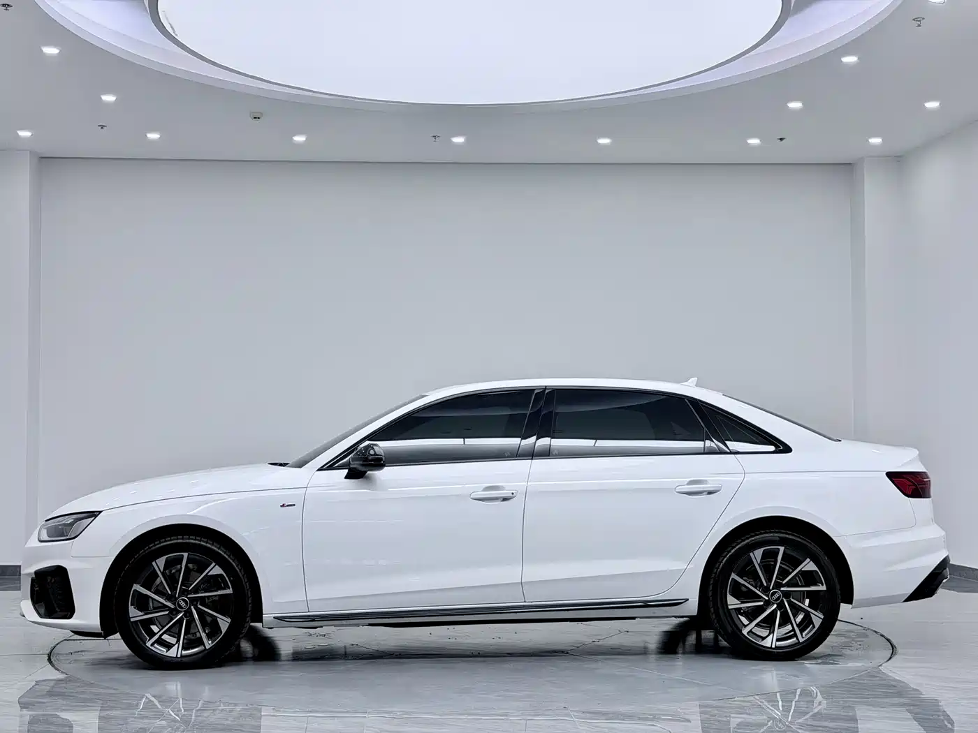 Audi A4 2023