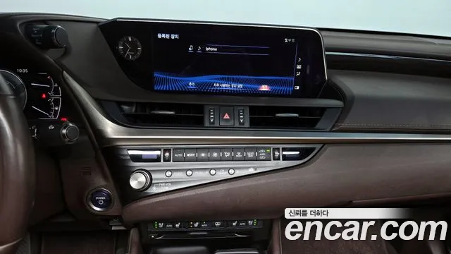 Lexus ES 2021