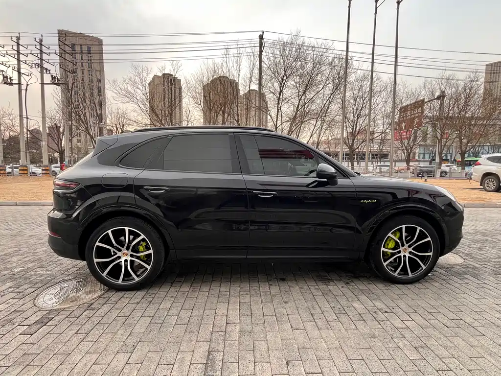 Porsche Cayenne 2023
