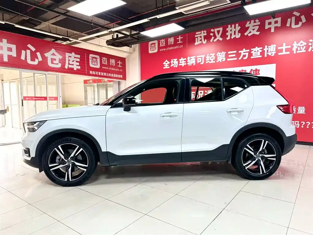 Volvo XC40 2021