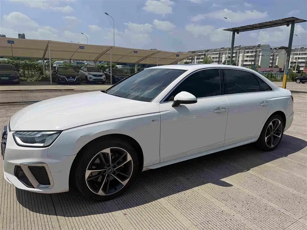 Audi A4 2023