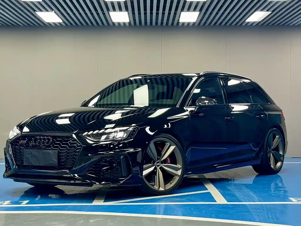 Audi RS 4 2022