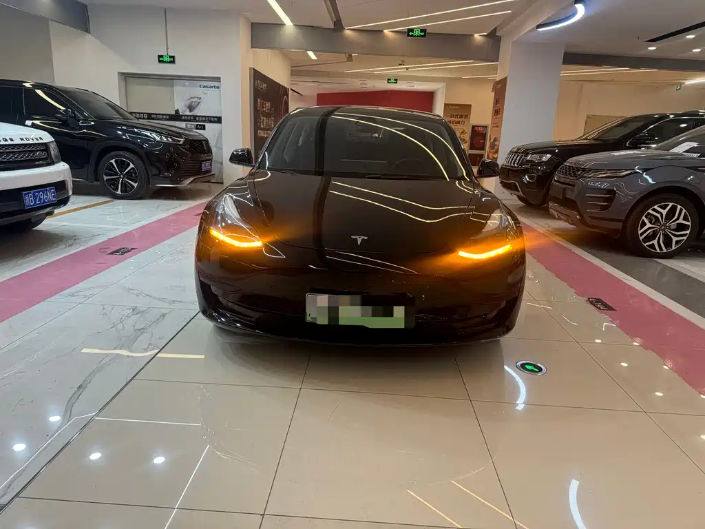 Tesla Model 3 2023
