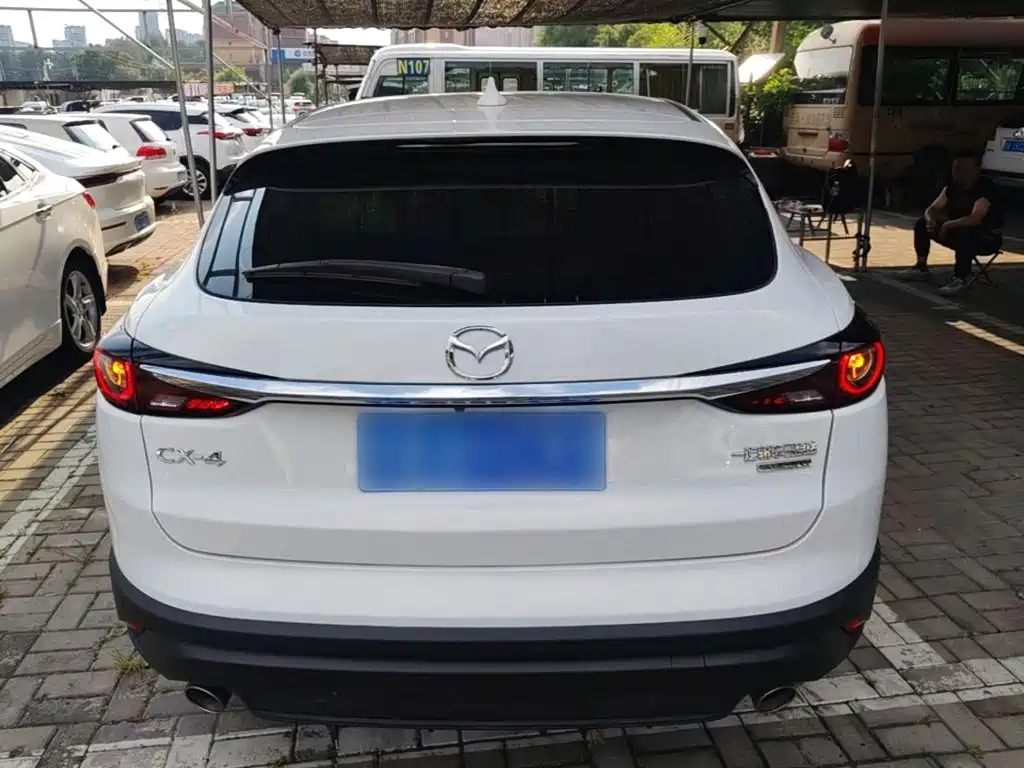 Mazda CX-4 2022