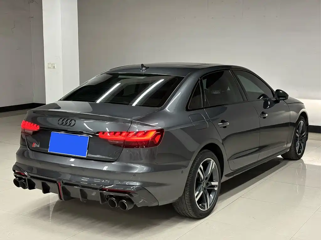 Audi A4 2023