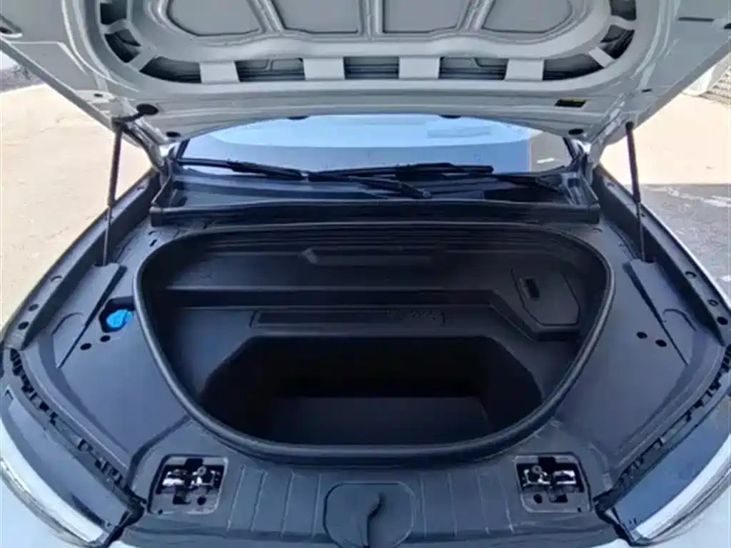 Audi e-tron 2025