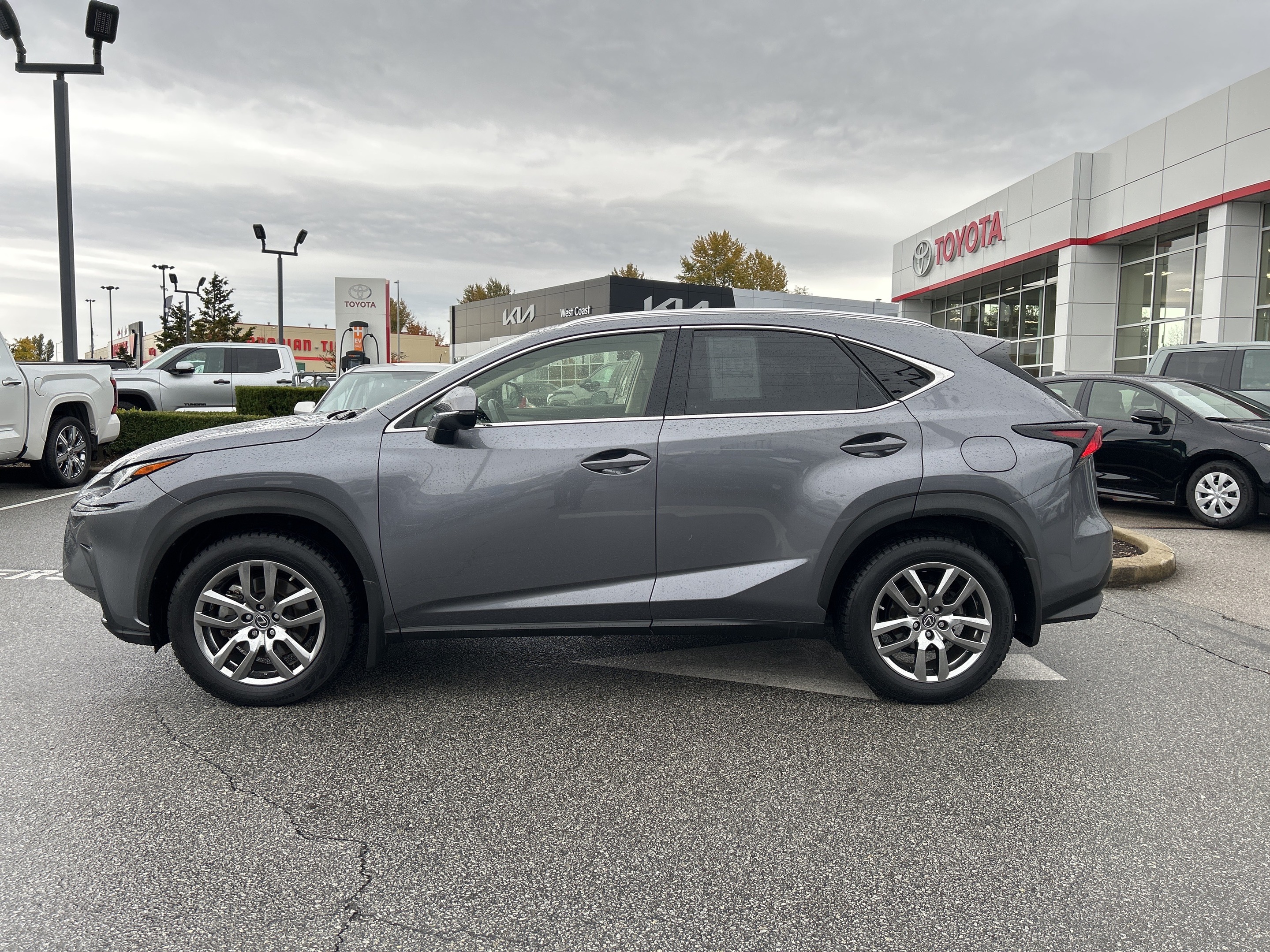 Lexus NX 2021