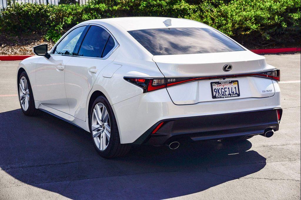 Lexus IS 300 2024