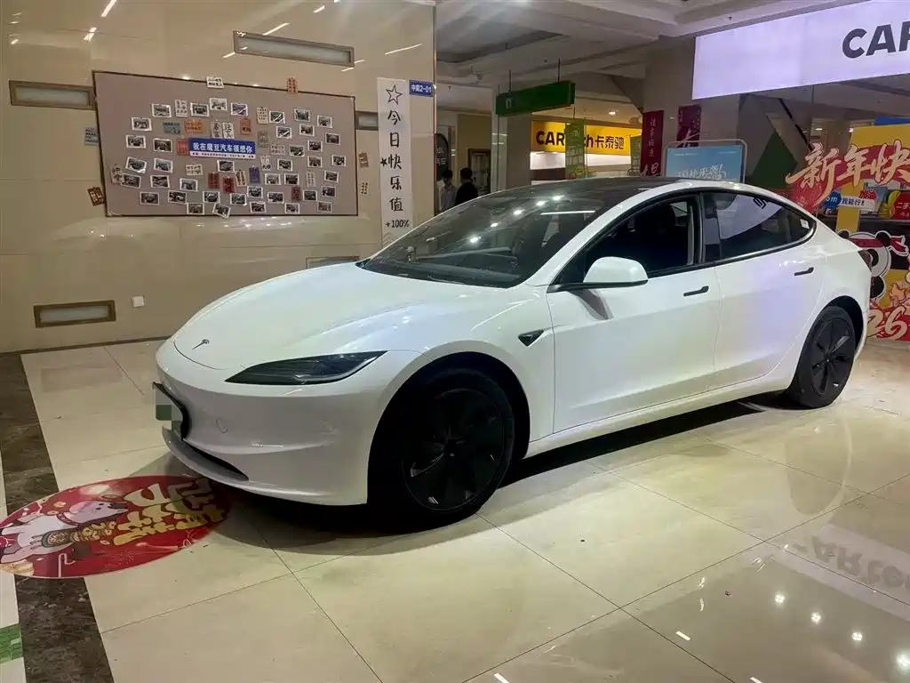 Tesla Model 3 2024