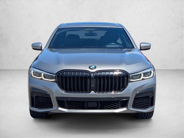 BMW 750 2021