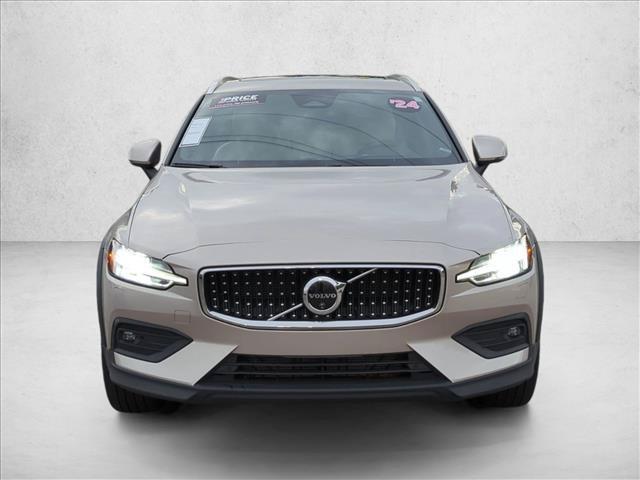 Volvo V60 Cross Country 2024