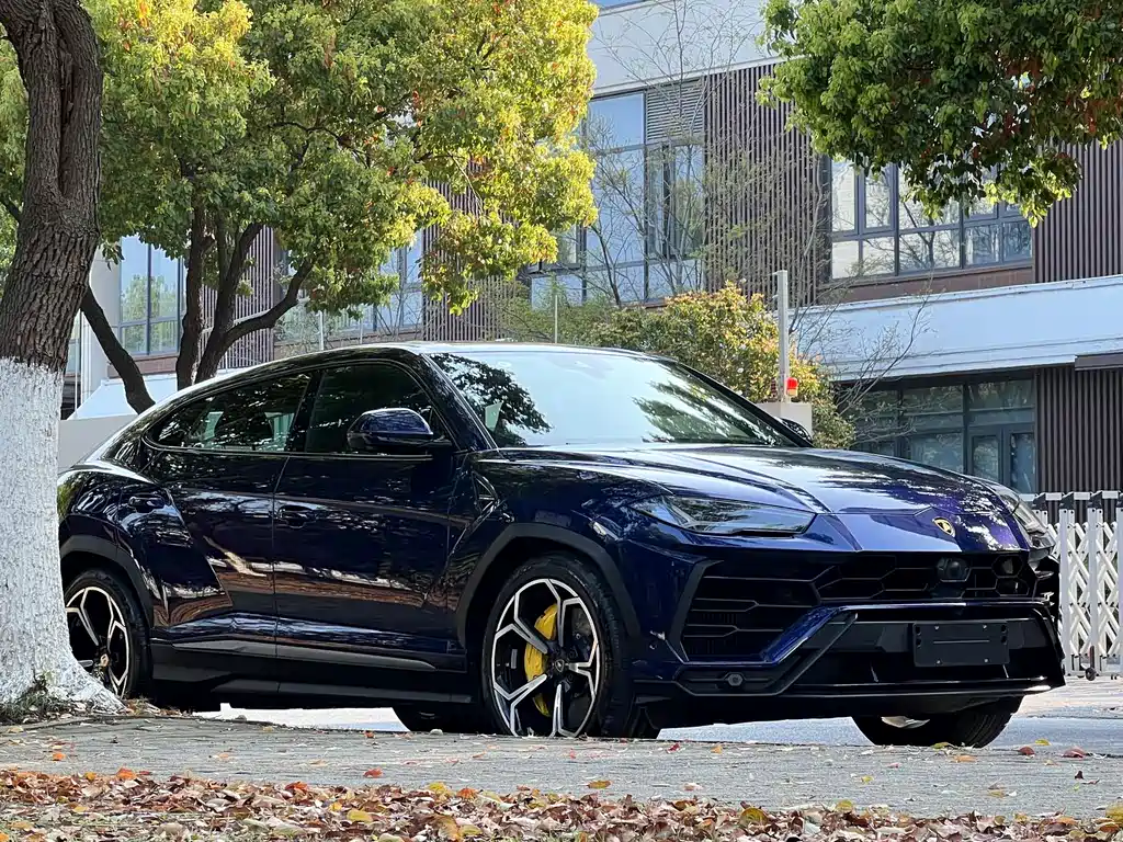 Lamborghini Urus 2021