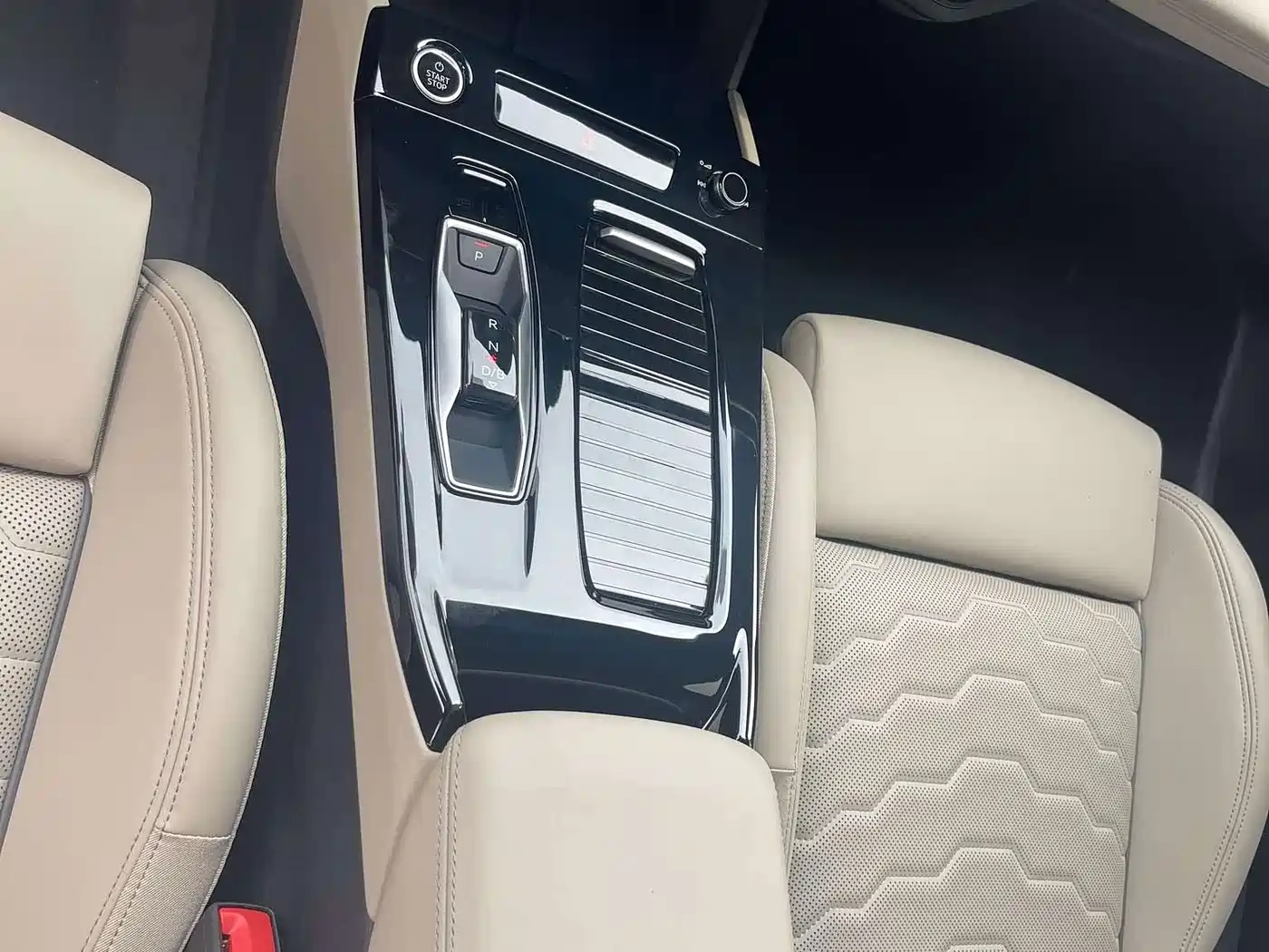 Audi e-tron 2025