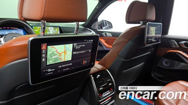 BMW X7 2021