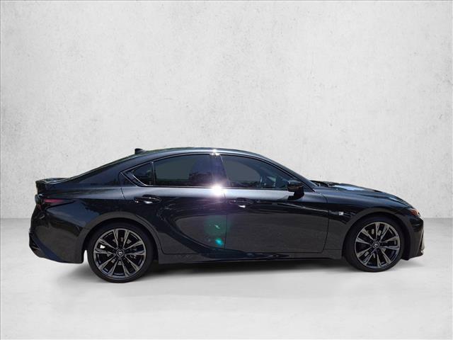 Lexus IS 2025