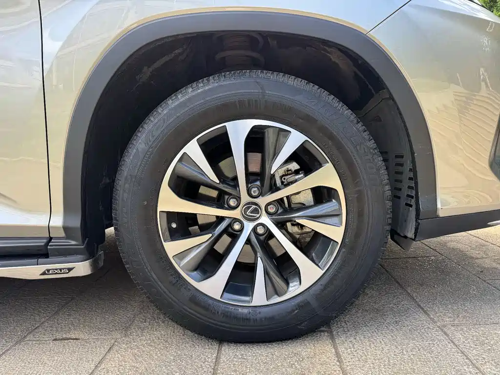 Lexus RX 2022