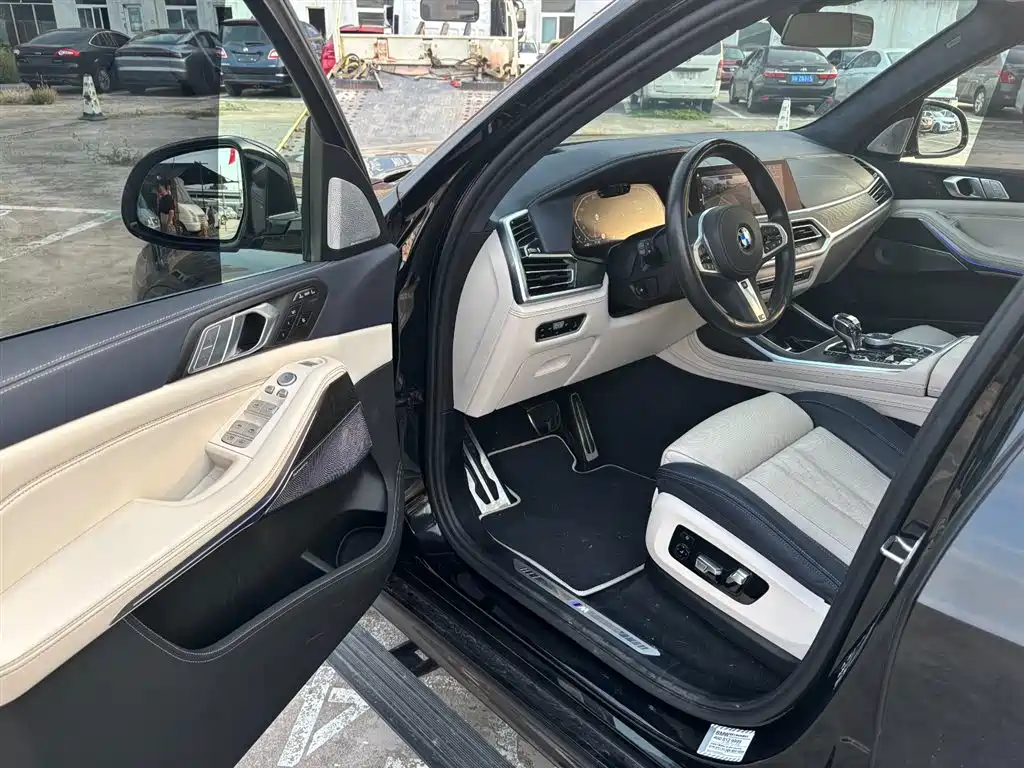 BMW X7 2022