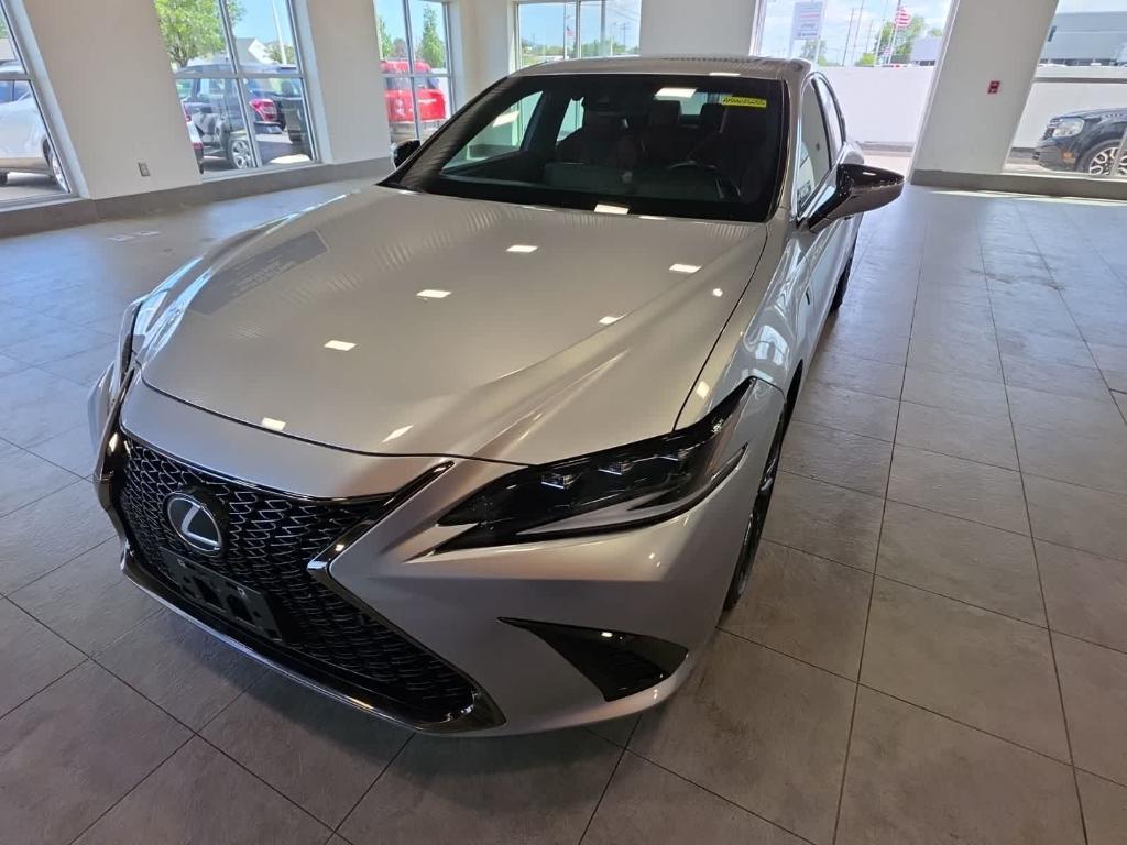 Lexus ES 2022