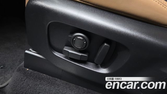 Land Rover Discovery 2021
