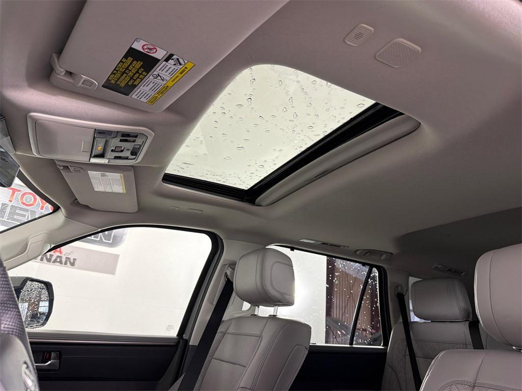 Toyota Sequoia 2024