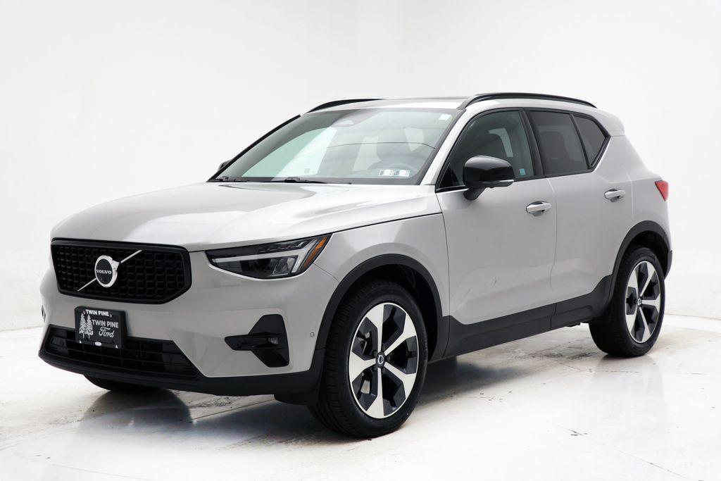 Volvo XC40 2025