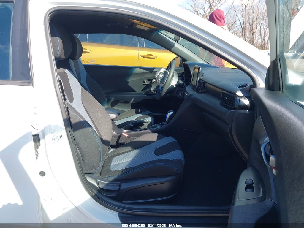 Hyundai Veloster 2021