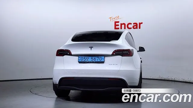 Tesla Model Y 2022