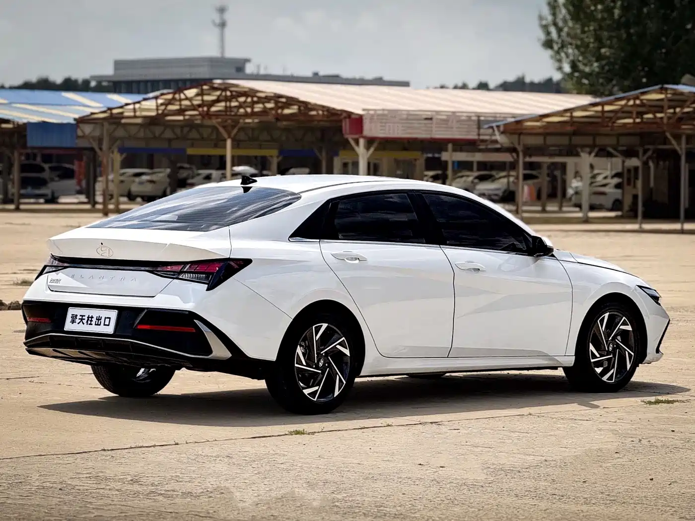 Hyundai Elantra 2023