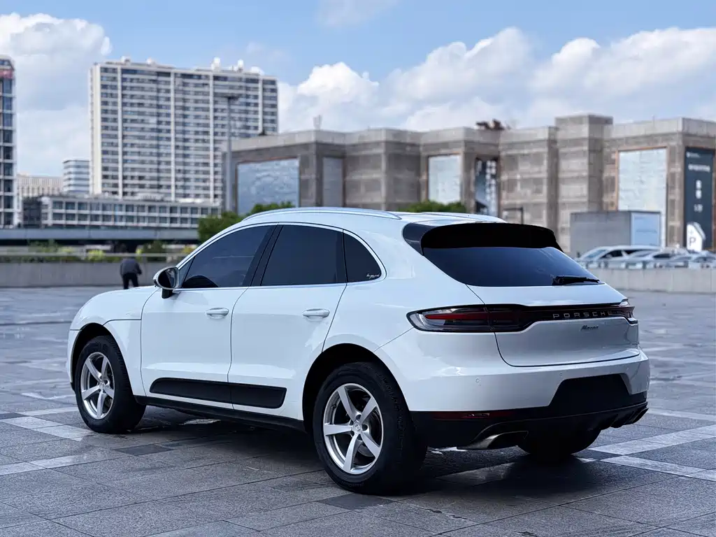 Porsche Macan 2021