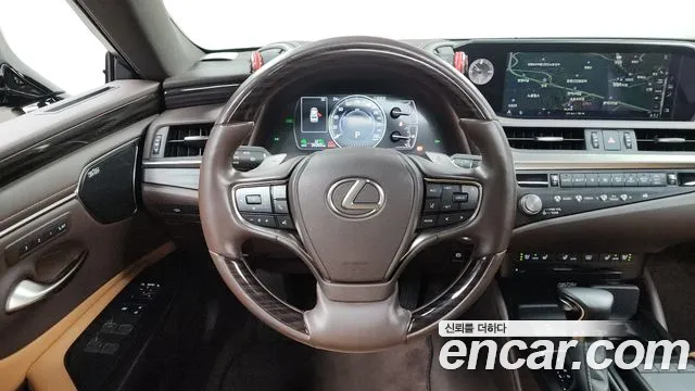 Lexus ES 2021