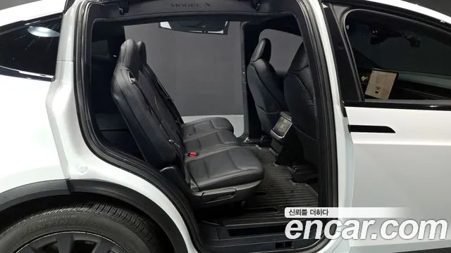 Tesla Model X 2023