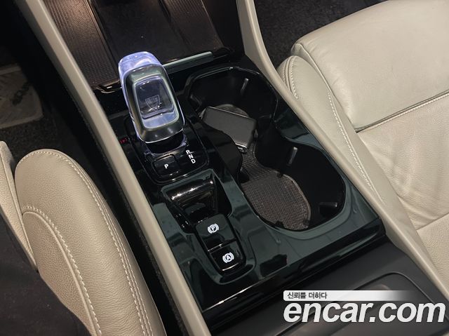 Volvo XC40 2023