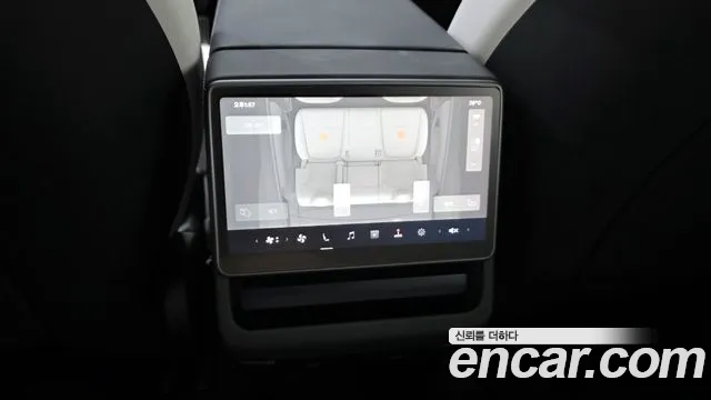 Tesla Model Y 2025
