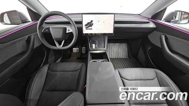 Tesla Model Y 2025