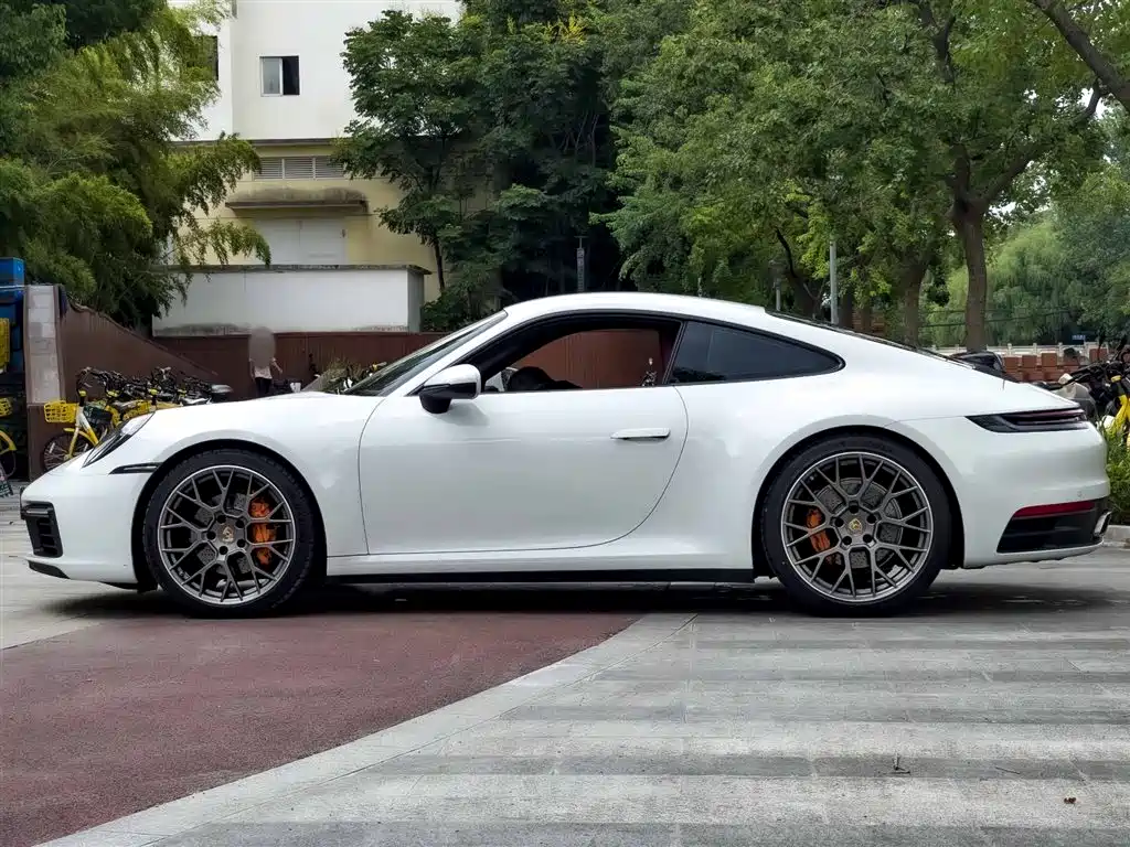 Porsche 911 2023