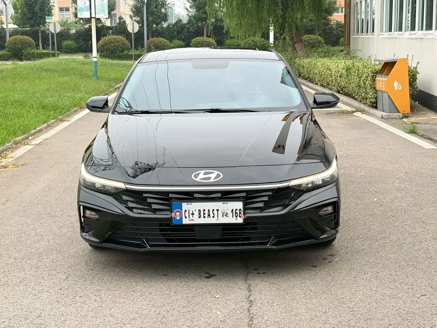 Hyundai Elantra 2025