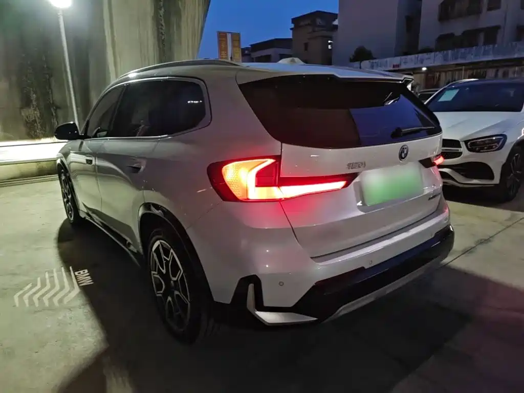 BMW iX1 2024