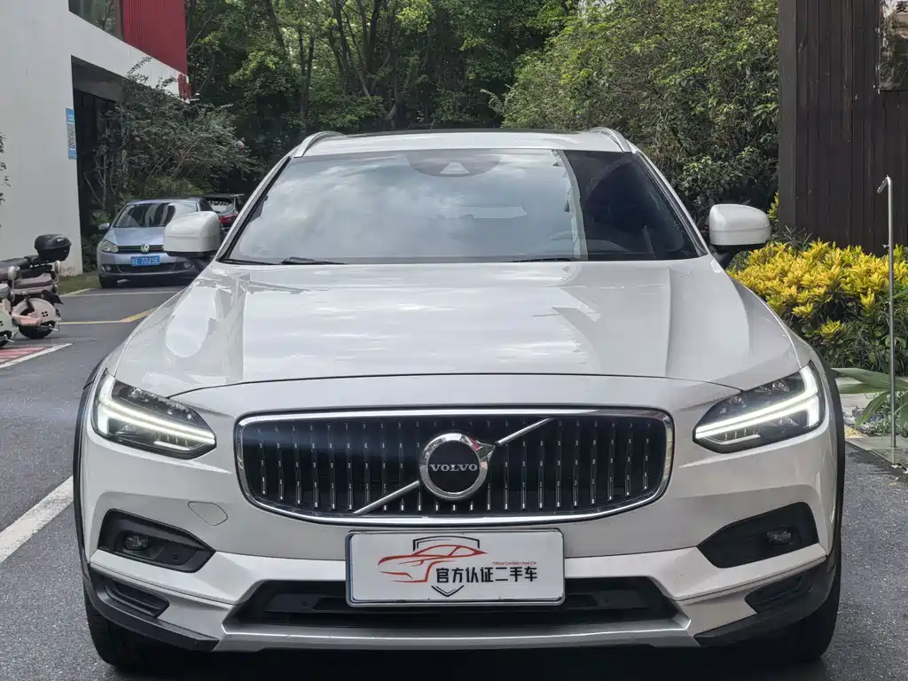 Volvo V90 2021