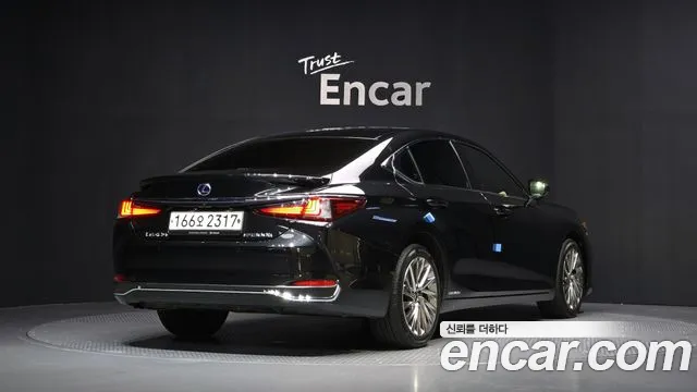 Lexus ES 2022