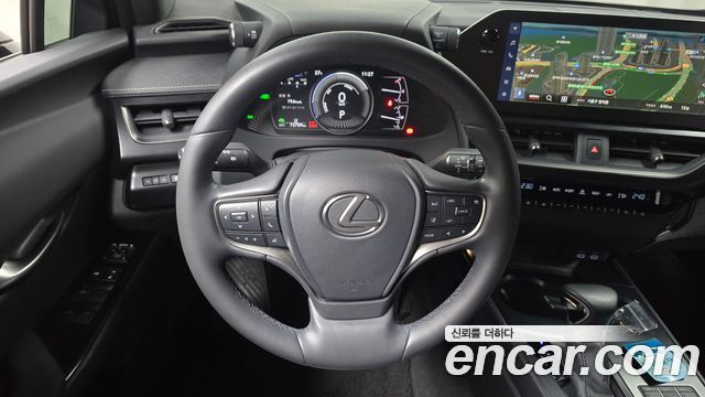 Lexus UX 2023