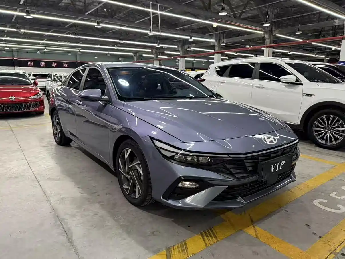 Hyundai Elantra 2023