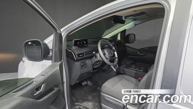 Hyundai Staria 2023