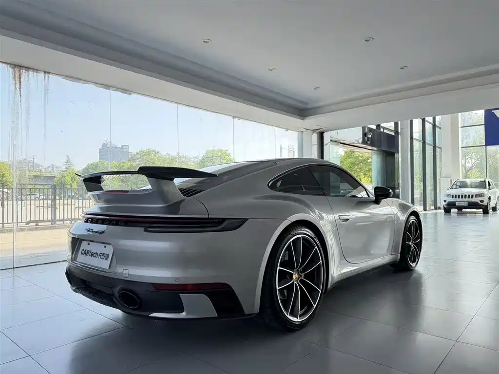 Porsche 911 2023