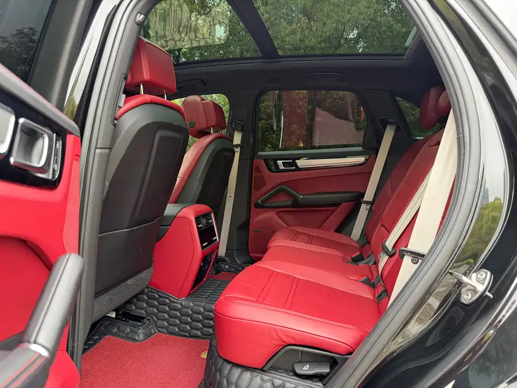 Porsche Cayenne 2022