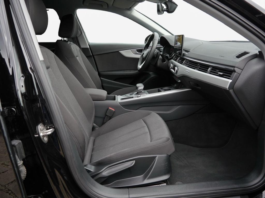 Audi A4 2023