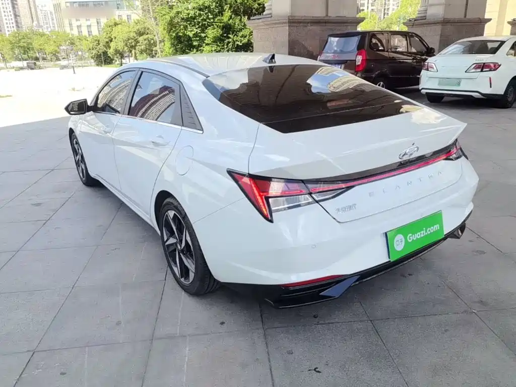 Hyundai Elantra 2021